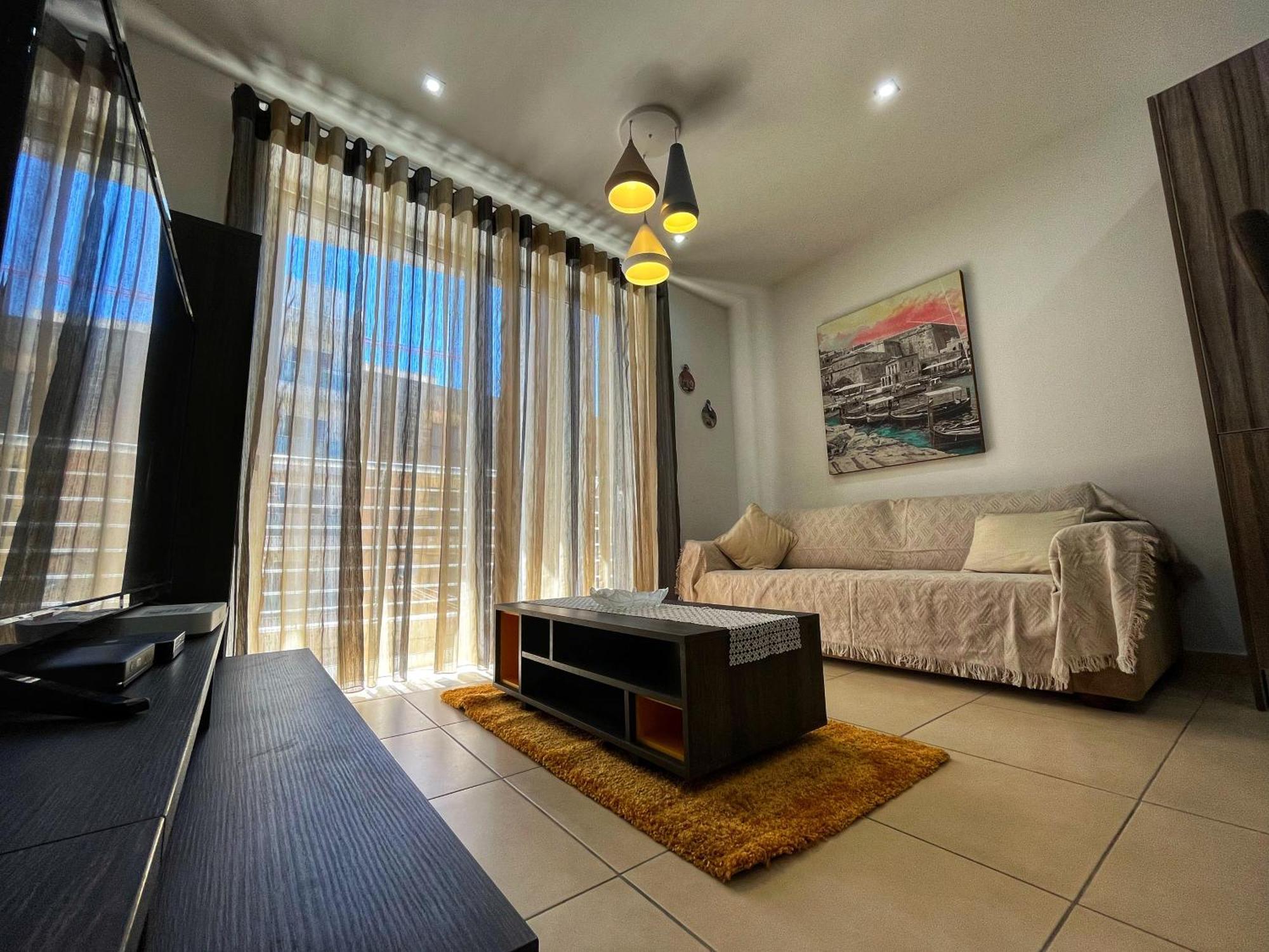 Charming Two Bedroom Apartment Pietà Extérieur photo